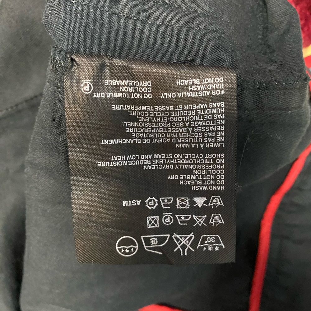 Prada - Picture 5 of 15